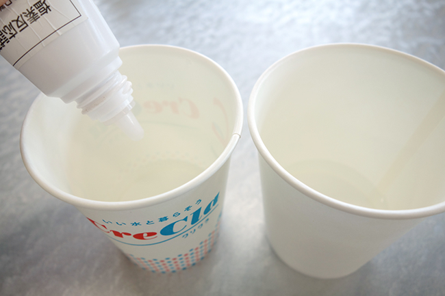 クリクラ水と水道水の両方に薬を入れます。すると…?